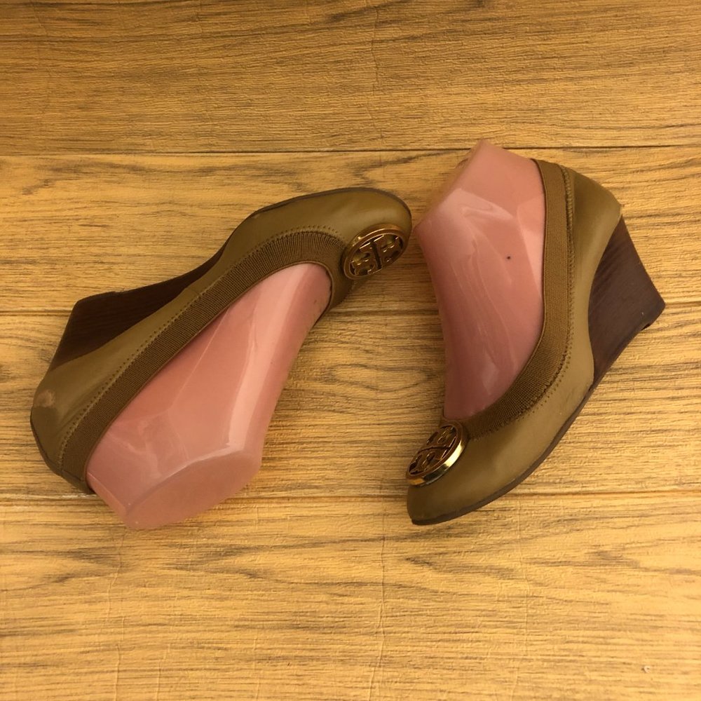 Tory Burch Caroline Wedge heeled slip on leather, 7 - Picture 5 of 14